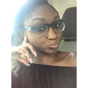 Meet your Posher, Renae